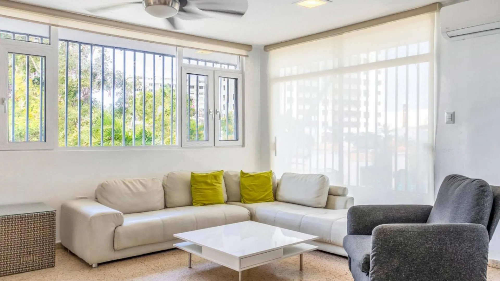 Apartment Steps To Ocean Park Beach | Terrace | Parking San Juan