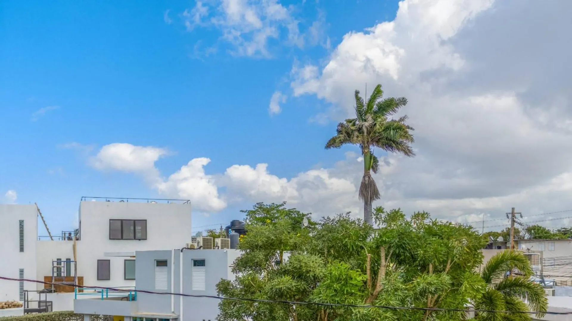 Apartment Steps To Ocean Park Beach | Terrace | Parking San Juan